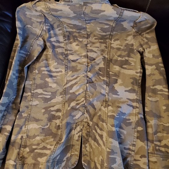G I.L.I. Camo Front Tie Jacket Size 0 - Picture 2 of 5